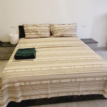 Casa Manzoni Apartment Новара Екстериор снимка