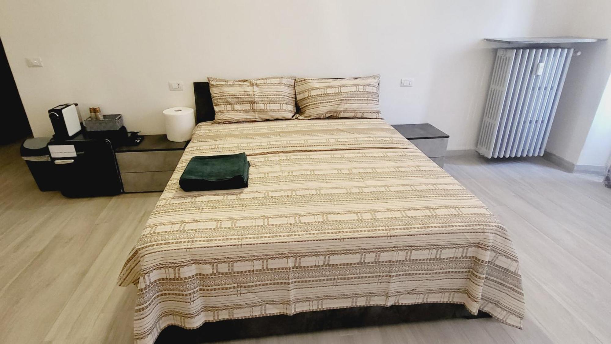 Casa Manzoni Apartment Новара Екстериор снимка